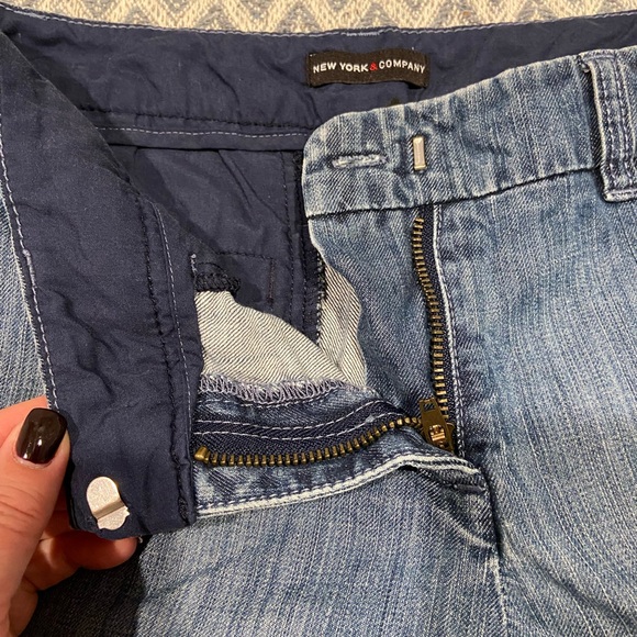 New York & Co Denim Bermuda Shorts Size 4 - Picture 4 of 7